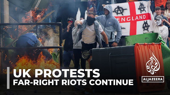 Far-right rioters attack asylum seeker hotels in UK’s Rotherham, Tamworth