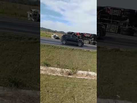 Acidente sentindo Ilhota a Navegantes colisão frontal entre caminhão e carro.