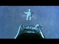 Felix Baumgartner rompe la barrera del sonido en un salto estratosférico