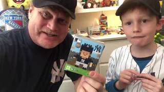 Unboxing and Building the Yankees BRXLZ Player from FOCO!