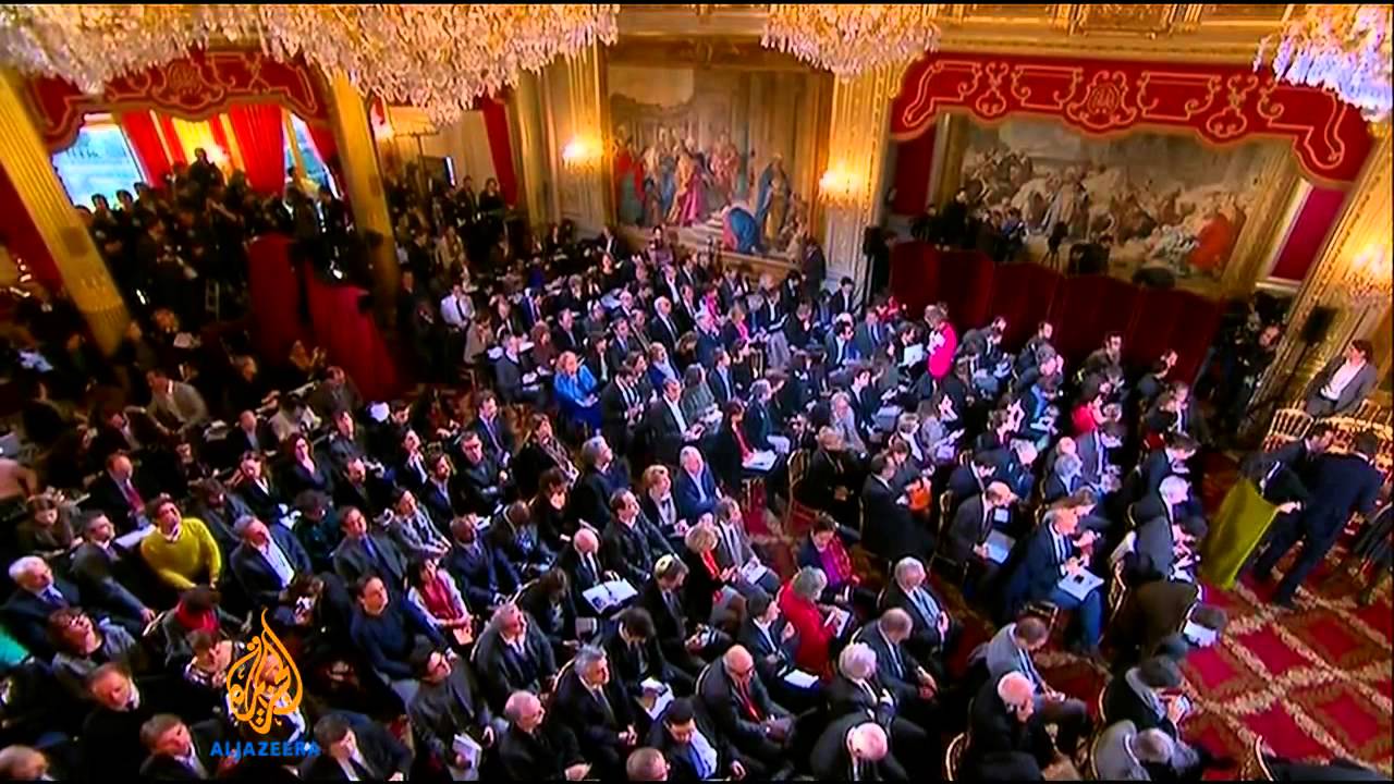 الرئيس الفرنسي يعترف بوجود مشاكل في حياته الخاصة