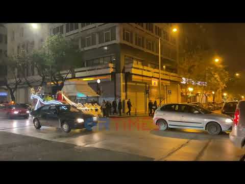 Θεσσαλονίκη: Ο Άη Βασίλης με το έλκηθρό του στην Τσιμισκή