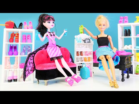 Draculaura VS. Barbie. Oyuncak bebek giyim oyunu. Kız oyunları