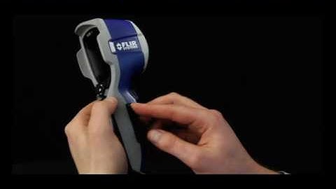 Thermal Imaging Camera - FLIR i5 Movie - How to charge the battery