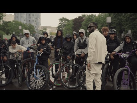 Youtube: Yaro – Intérimaire (Clip Officiel)