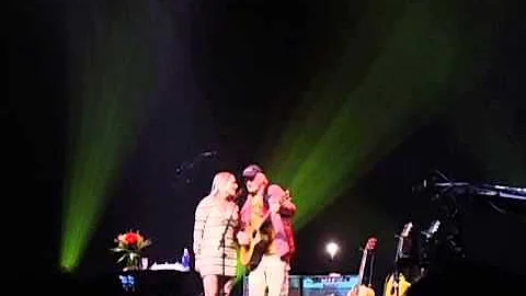 Jewel and her dad yodeling