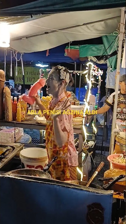 crazy woman gave blowjob on the street Bangkok