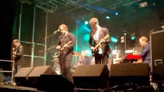 Starsailor - Four To The Floor feat. R McNamara from Embrace live at Secret Festival 2016