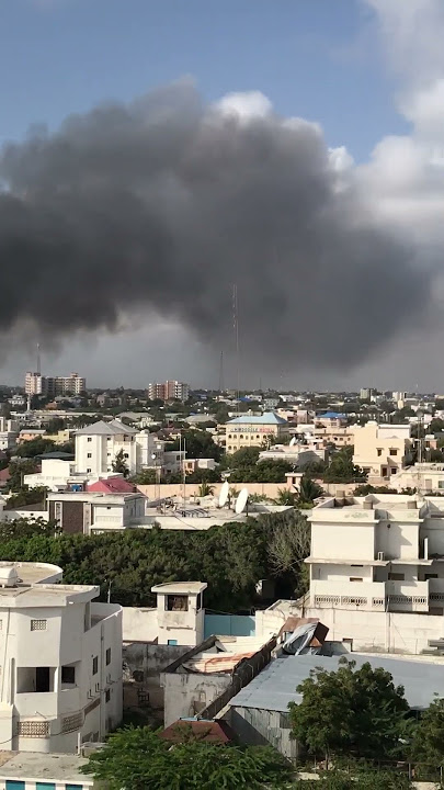 MOGADISHU - SOMALIA, HEAVY BOMB ATTACK JUST 700 METER AWAY !!