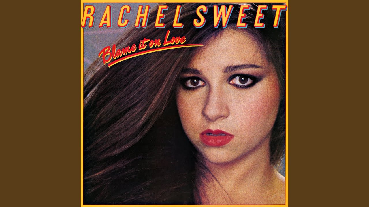 在 YouTube 上观看 Baby Blue 在 YouTube 上观看 Baby Blue