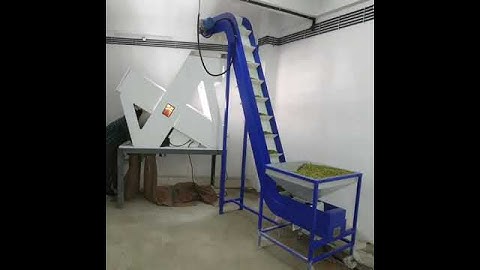 modular cleated Plastic conveyor for material handling