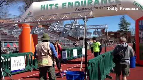 Jennifer Jankowski crosses the Classic marathon fi...