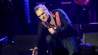 Morrissey - The World Is Full Of Crashing Bores [Live at 013, Tilburg - 29-03-2015]