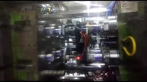 Iml label injection molding machine