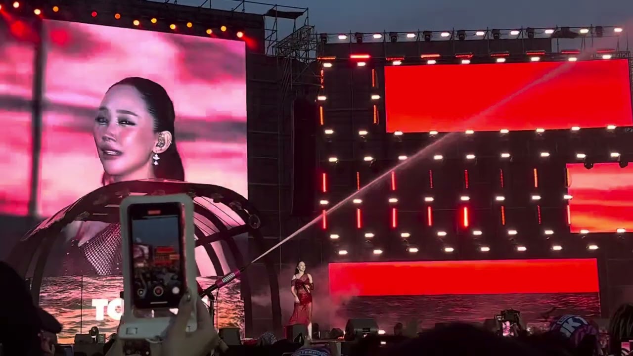 Tóc Tiên | Có Ai Thương Em Như Anh | Live at WATERBOMB 2025