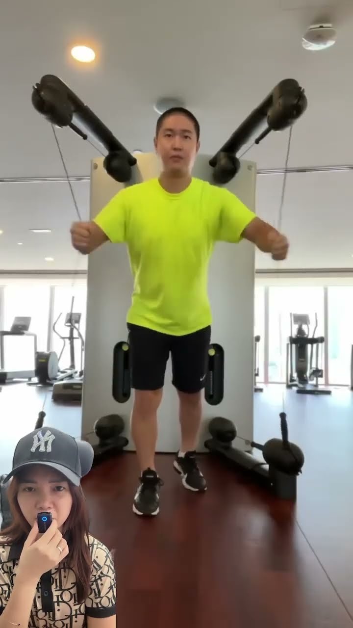 LATIHAN BOLA BUAT JADI RONALDO ⁉️GANTENG YA ??#shorts #funny #dubbing
