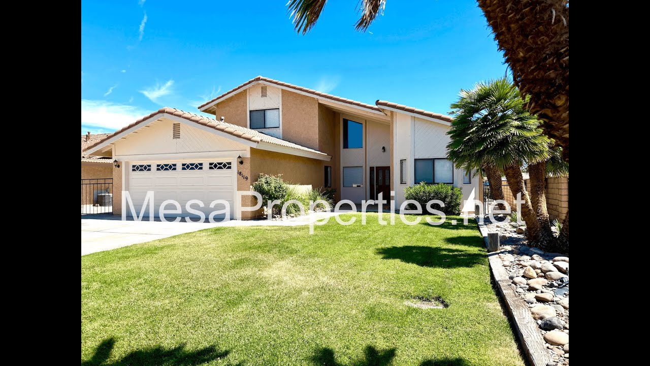 Stunning 3 Bed 2.5 Bath with Lake View in Spring Valley Lake!