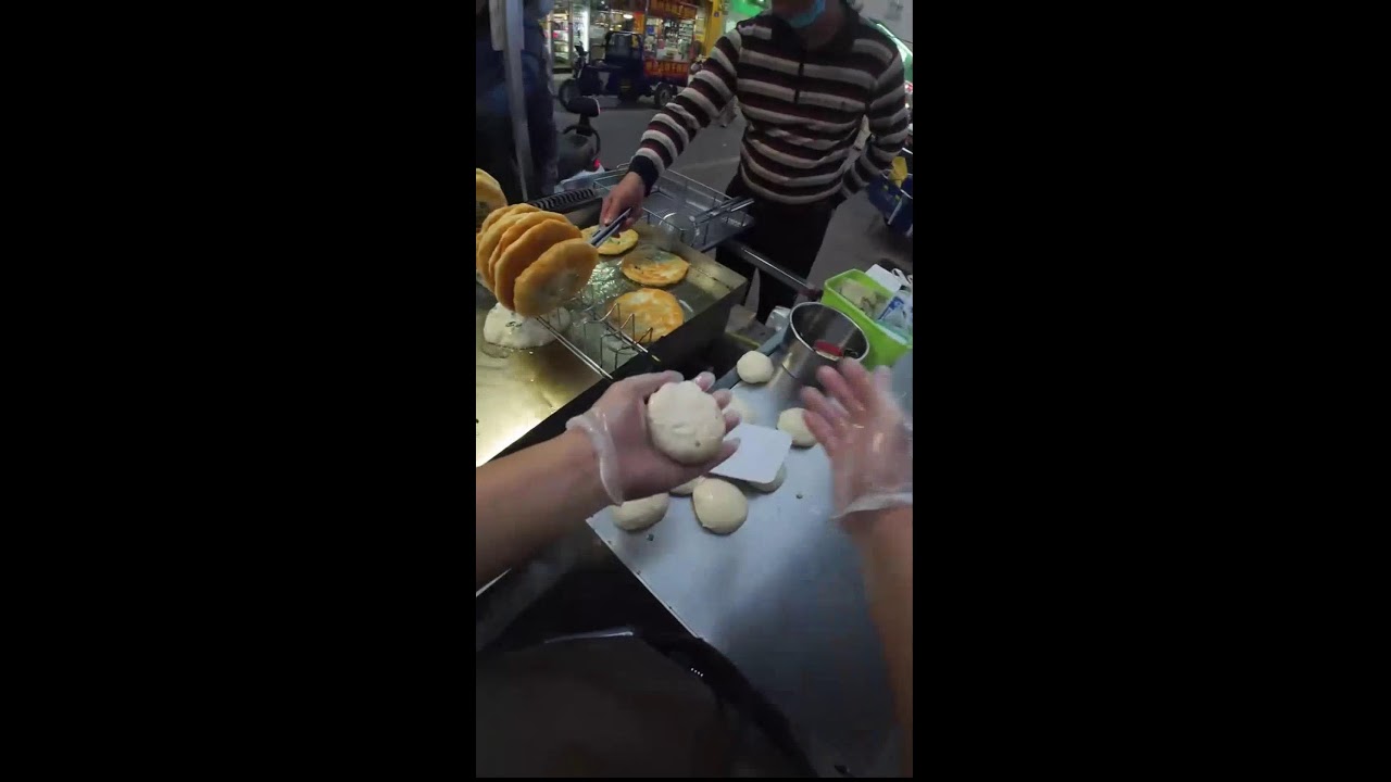 Raw Livestream | Street Vendor Frying Flatbreads | Real-Time Cooking Action