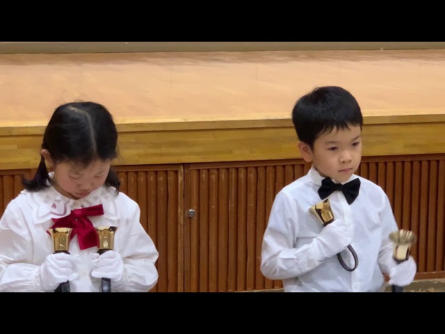 ハンドベル演奏