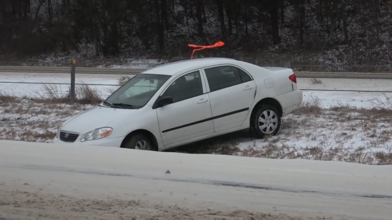 Vienna, IL Heavy Snow, Spin outs Plows, Ice Storm - 1/12/2018