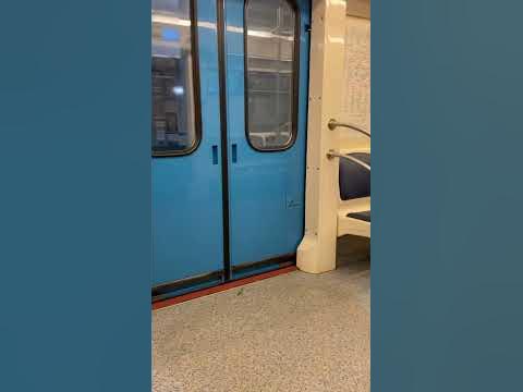 Желтая ветка самого красивого метро в мире. Рассказывае - YouTube