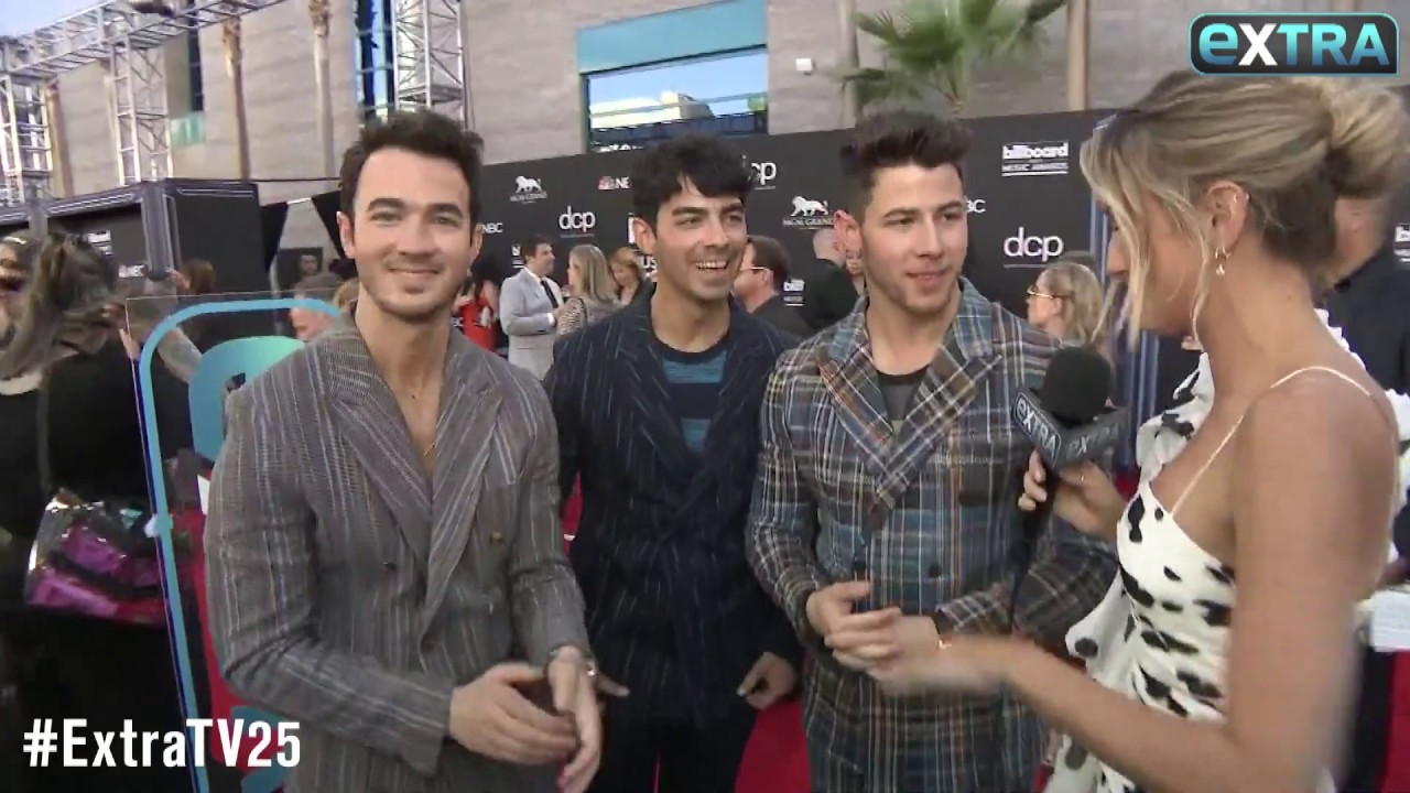 Joe Jonas Dropped a Wedding Hint on the Billboard Red Carpet!