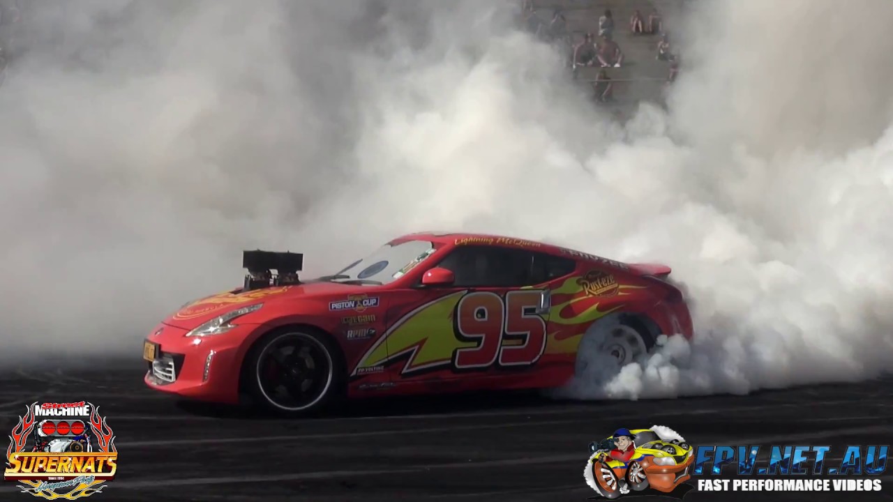 LIGHTNING MCQUEEN 4HELIZ LS POWERED NISSAN 370Z BURNOUT AT SUPERNATS 2017 -  YouTube