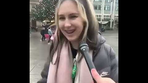 How many seconds are in a year