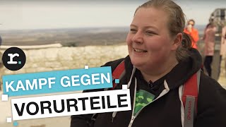 Download Lagu Ich wiege 130 Kilo - Dinas Kampf gegen Vorurteile | reporter MP3 Download Lagu Ich wiege 130 Kilo - Dinas Kampf gegen Vorurteile | reporter MP3
