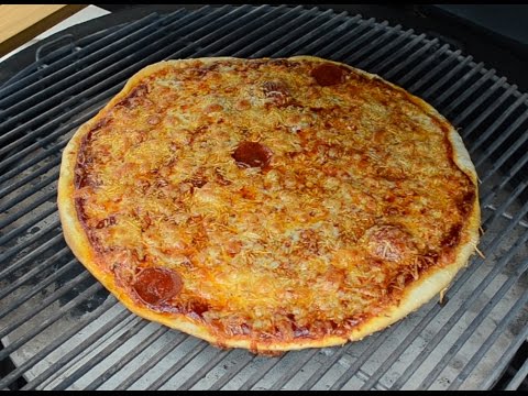 Lab Junior Bedstefar How To Cook Pizza on the Grill Using a Pan (No Stone) - YouTube
