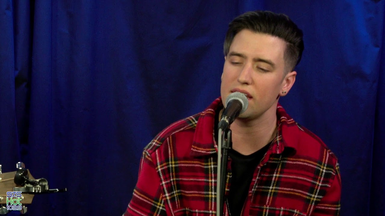 Logan Henderson performs Sleepwalker auf YouTube ansehen Logan Henderson performs Sleepwalker auf YouTube ansehen