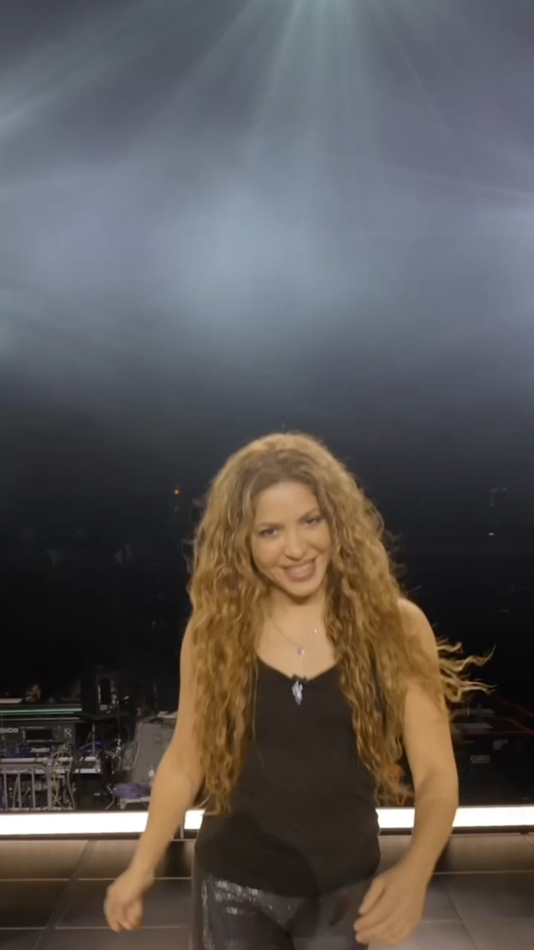 SHAKIRA REGRESA a los escenarios con ESPECTACULAR GIRA #CaminaConLaLobaMX