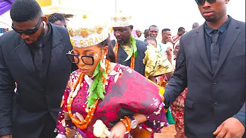 Three Heavy Bodyguards Just Like Kizz Daniel, Accompany Actress Lizzy Anjorin To Her G-Wagon