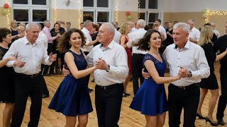 Ta Biesiada Trwa Bez Przerwy  Idealna Muzyka Na Cay Wieczr