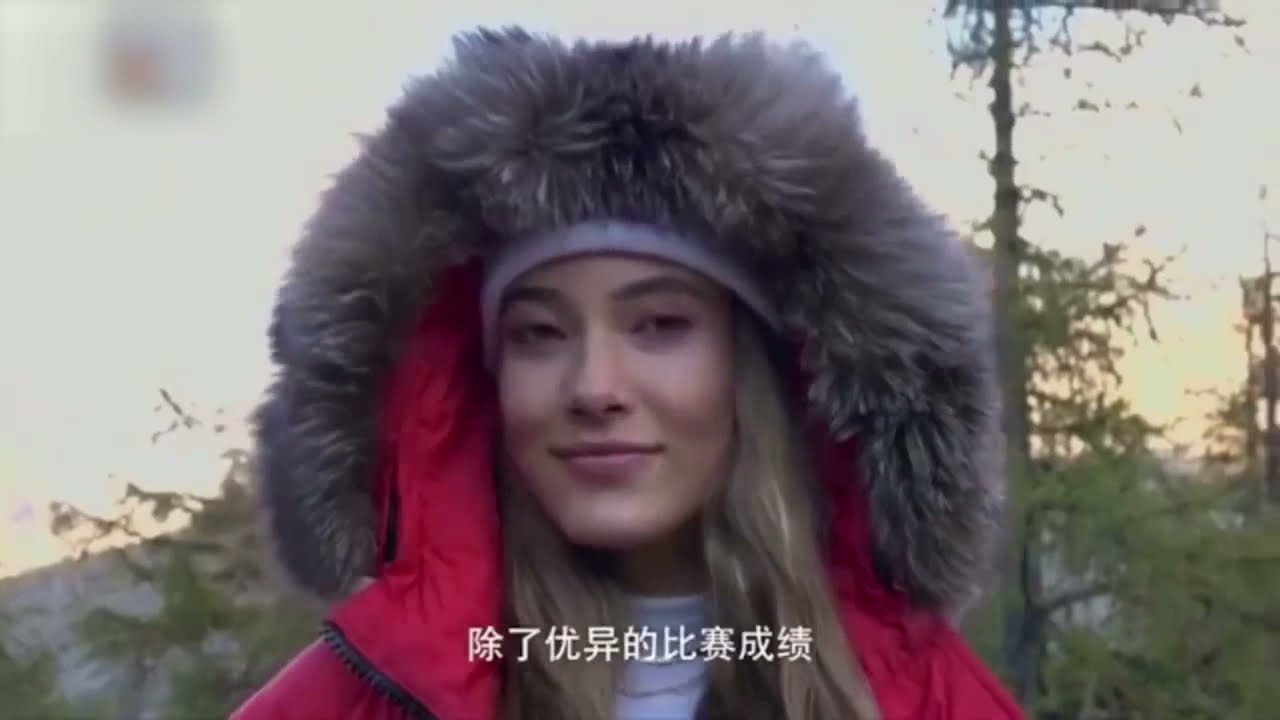 谷爱凌品尝正宗北京烤鸭 爆金句：“女孩子不好好吃饭不漂亮” Eileen Gu tries authentic Beijing roasted duck