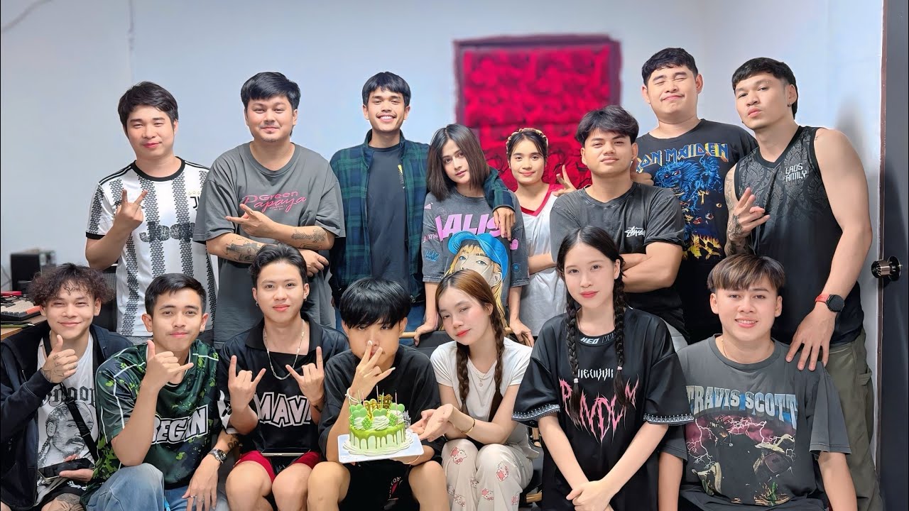 ฉลองวันเกิดโพลิเซอร์ 1000ล้านวิว￼ กับทีมงานลูกเขยใส่มอง ￼