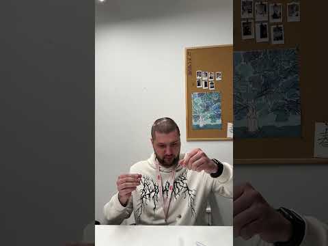 КАК ПРОВЕРИТЬ ЗАРЯД БАТАРЕЙКИ #lifehack #лайфхак #ПЕРЕХОД #юмор #доконца #2024 #прикол #вайны