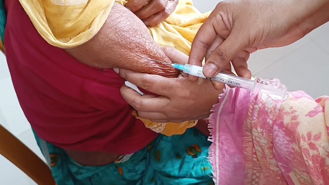 IM Intramuscular Arm injection Push  Triamcinolone [ ALfacort ]  injection 25 Ep 35 Injection Vision