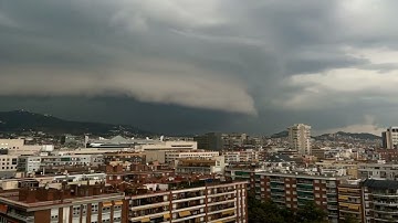 HELL FOR WEATHER: Mesmerising Time-Lapse Video Shows Terrifying Storm Over Barcelona