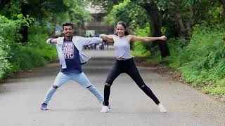 Main Tera boyfriend tu meri girlfriend O Mainu Kehndi na na na na dance Resimi