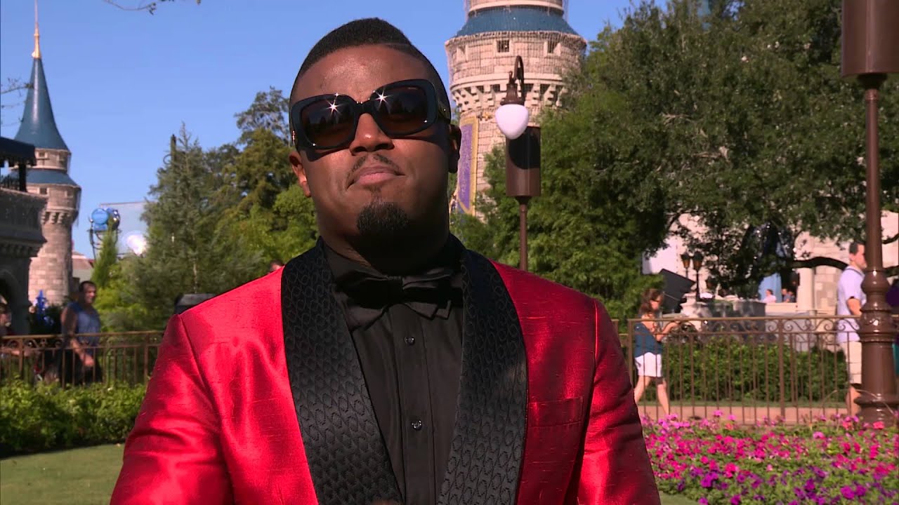 charles-perry-set-to-perform-on-the-disney-parks-christmas-celebration