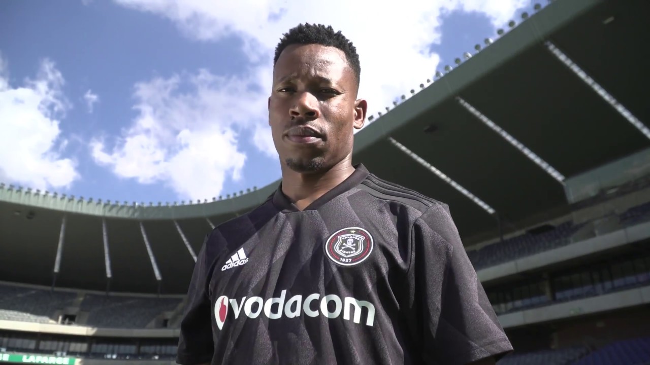 Gallery: Chiefs, Pirates unveil new kits for 2018/19 season - Soccer24