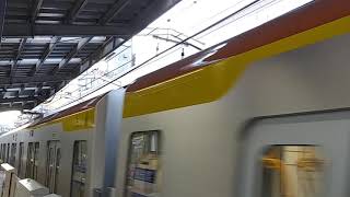 東京メトロ17000系8両編成発車