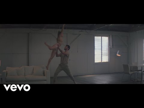 Illy - Lean On Me (Official) ft. Robinson