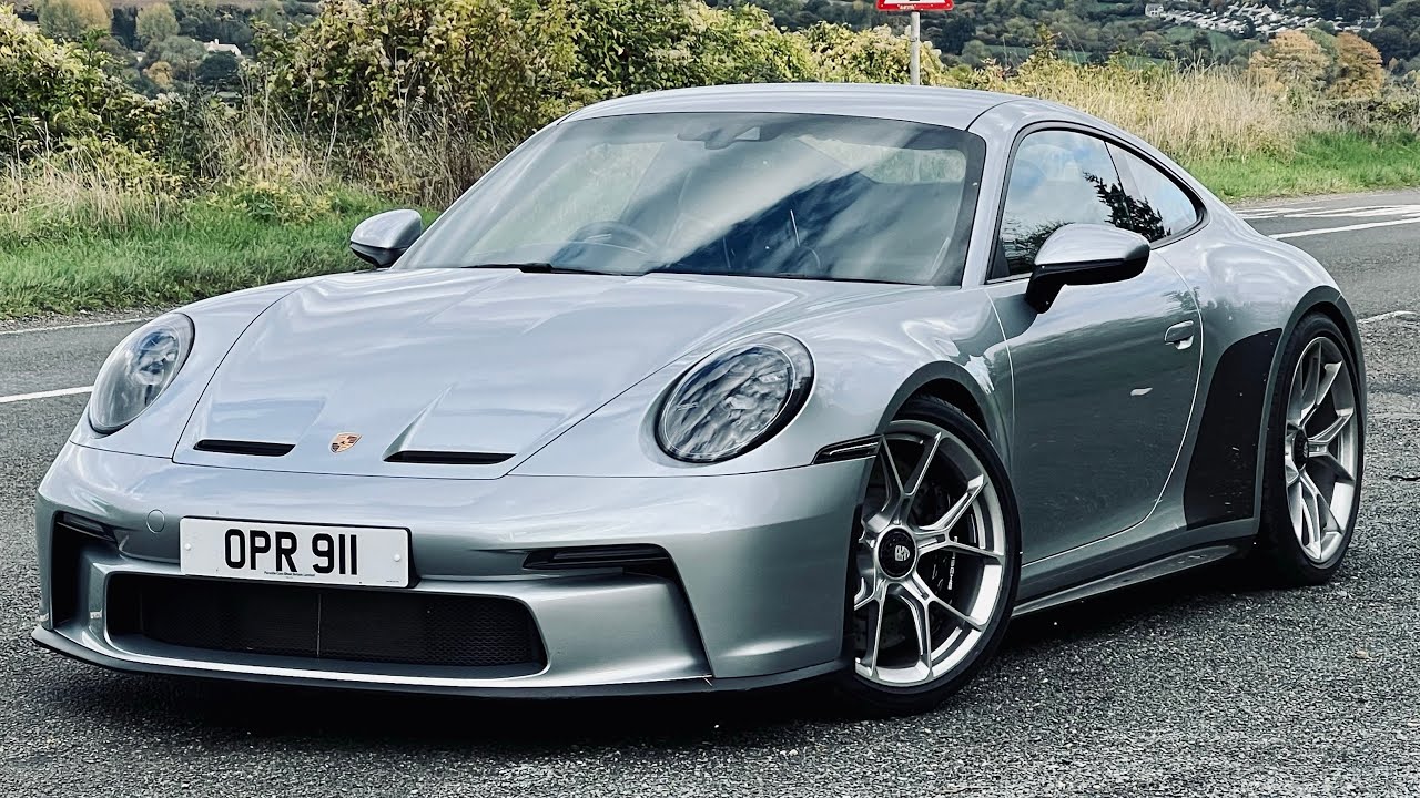 ⁣Porsche 992 GT3 Touring on-road review. Is this the GT3 you really want?