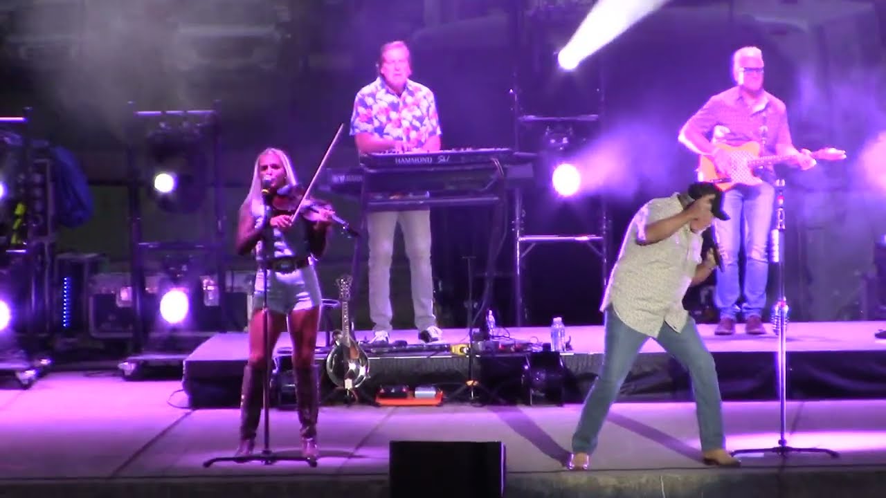 Diamond Rio - Norma Jean Riley at Dodge County Fair 2025