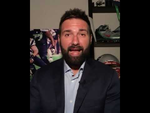 Rob Ninkovich goes full 'Super Fans' on the Bears' QB situation 😁 | #Shorts