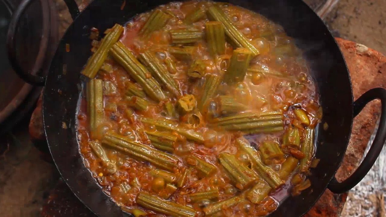 How To Make Drumstick Curry Recipe - Country Street Food - Street Food - Machilipatnam | Myna Street Food