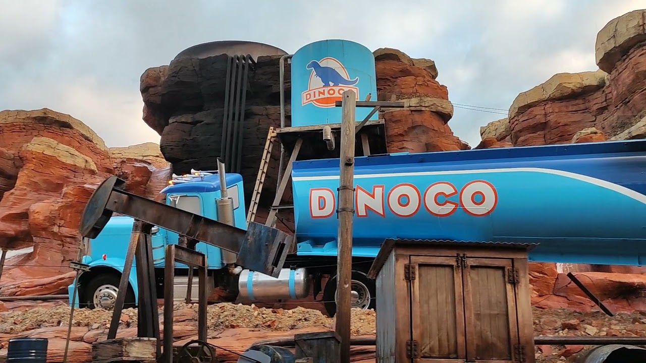 Así es la nueva atracción de Cars en Disneyland Paris.