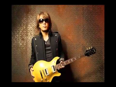 B'z 松本孝弘がギター練習と「New Horizon」ツアーについて語る。